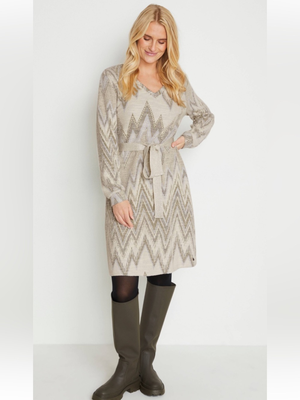 NWT! Adrienne Vittadini Tan Chevron Knit Belted Long Sleeve Dress Plus Size
2X